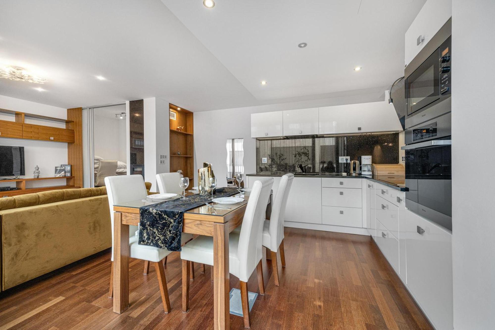 Revon Business Apartment 50 Dunajska 브라티슬라바 외부 사진